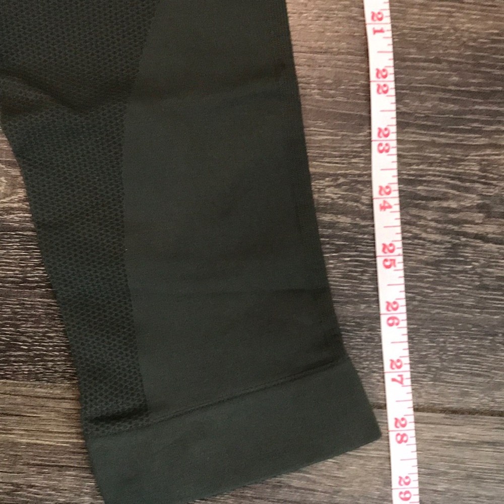 Lululemon Zone In Crop - Picture 7 of 9